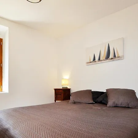 2 Bedroom Gorgeous Home In Bizanet *